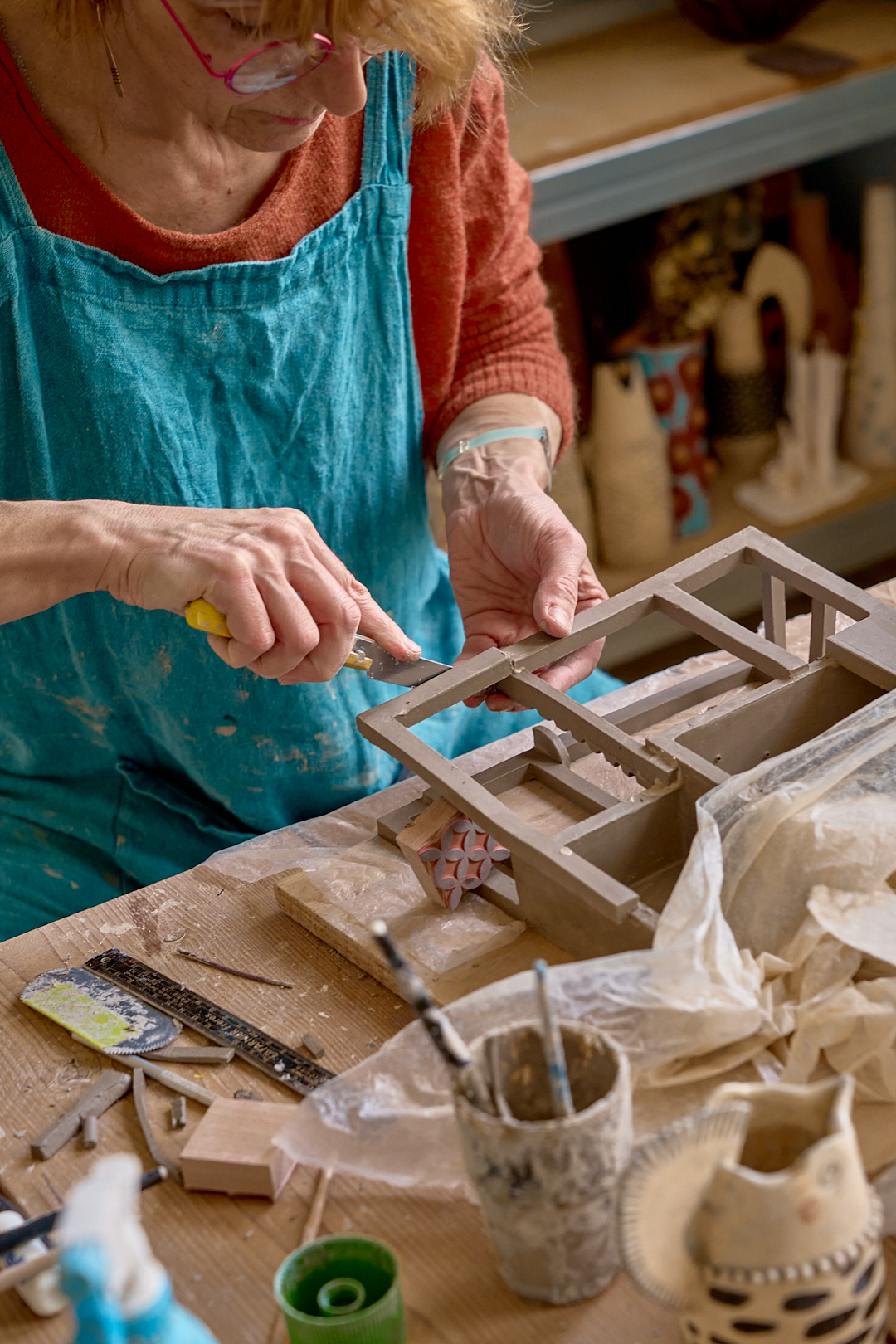 Sandrine Herlin enchante ses sculptures en céramique